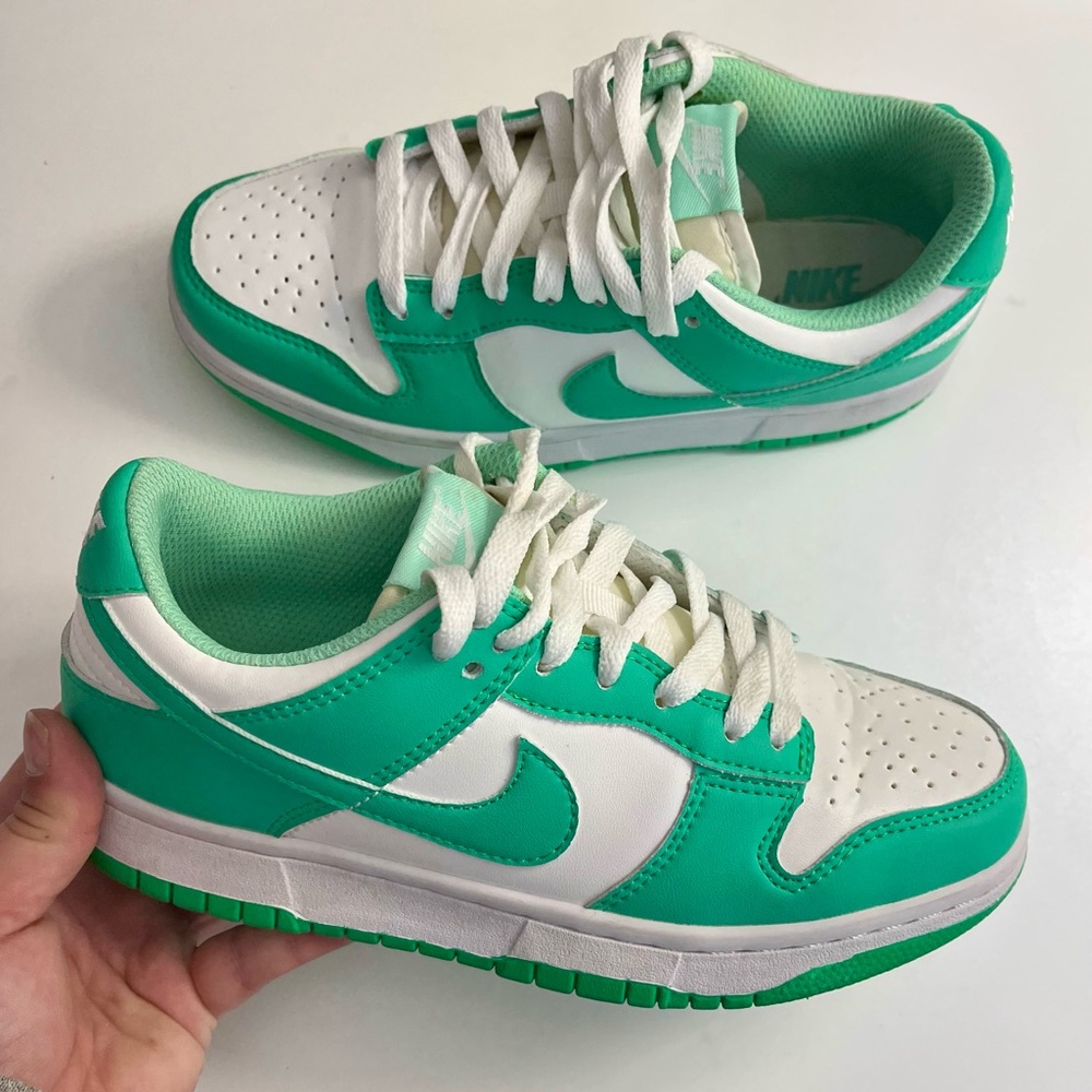 Nike Women’s Dunk Green Glow Size 6.5